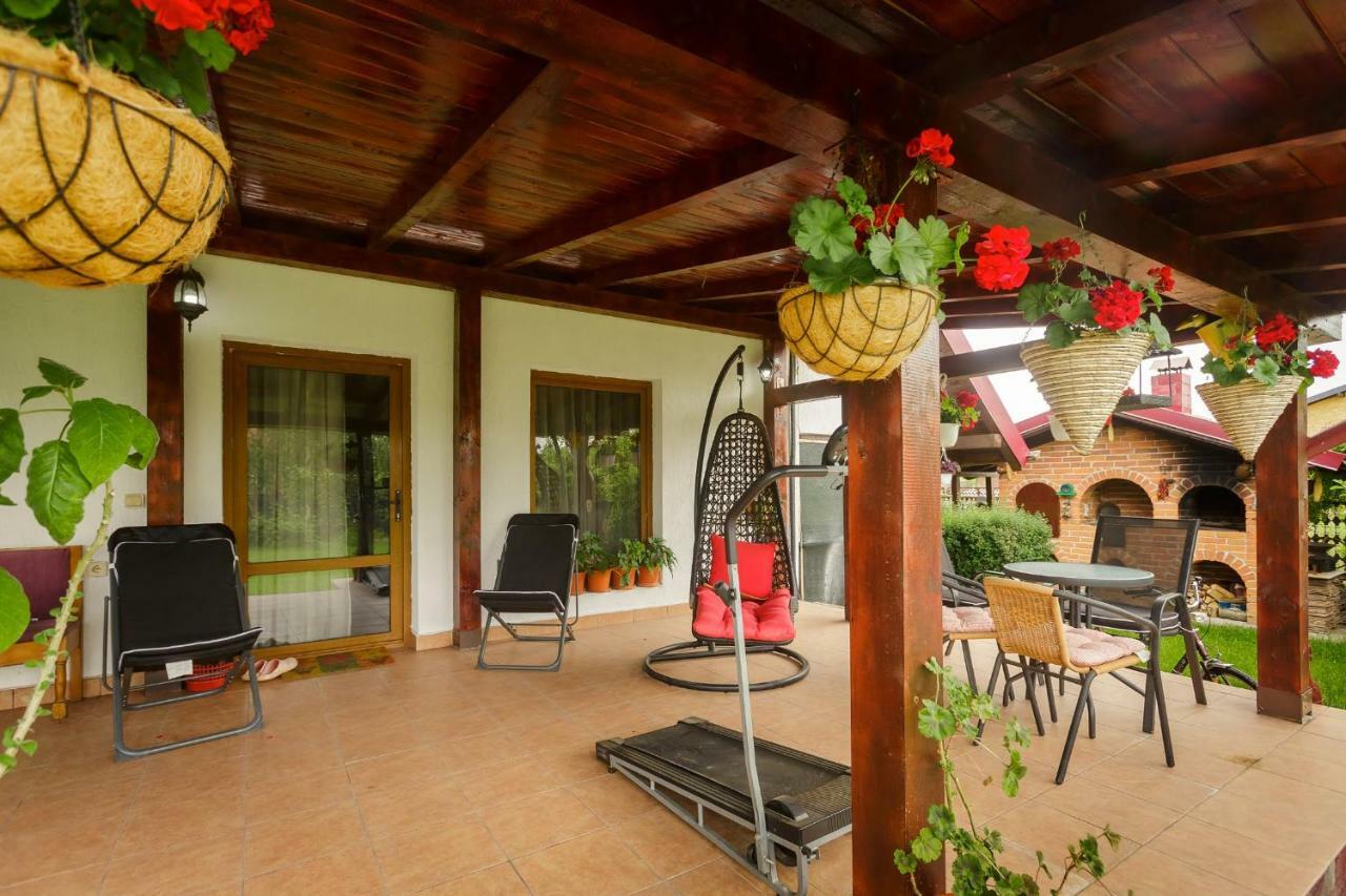 Casa Florilor Hotel Curtea De Arges Luaran gambar