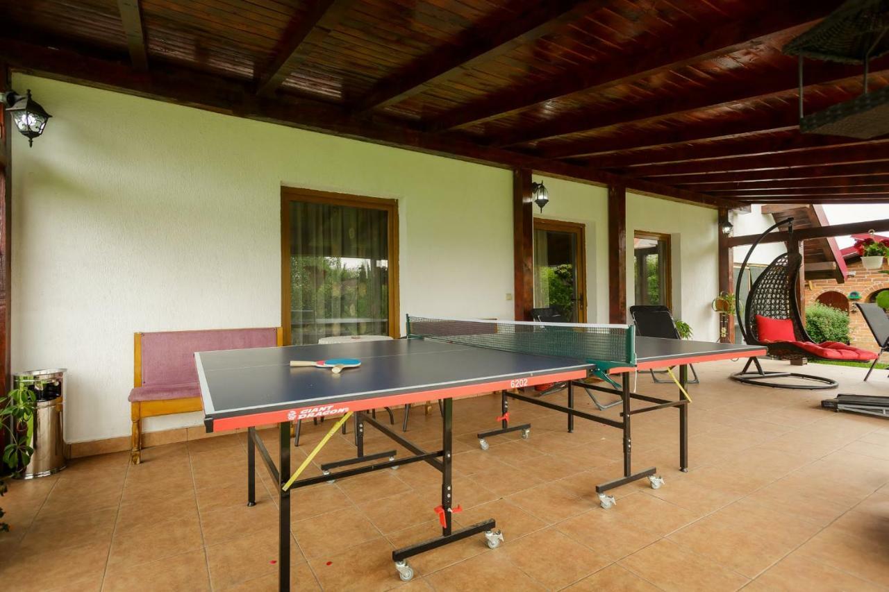 Casa Florilor Hotel Curtea De Arges Luaran gambar